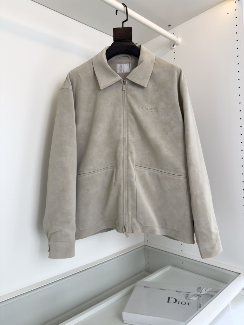 chr1st1an D10r outwear